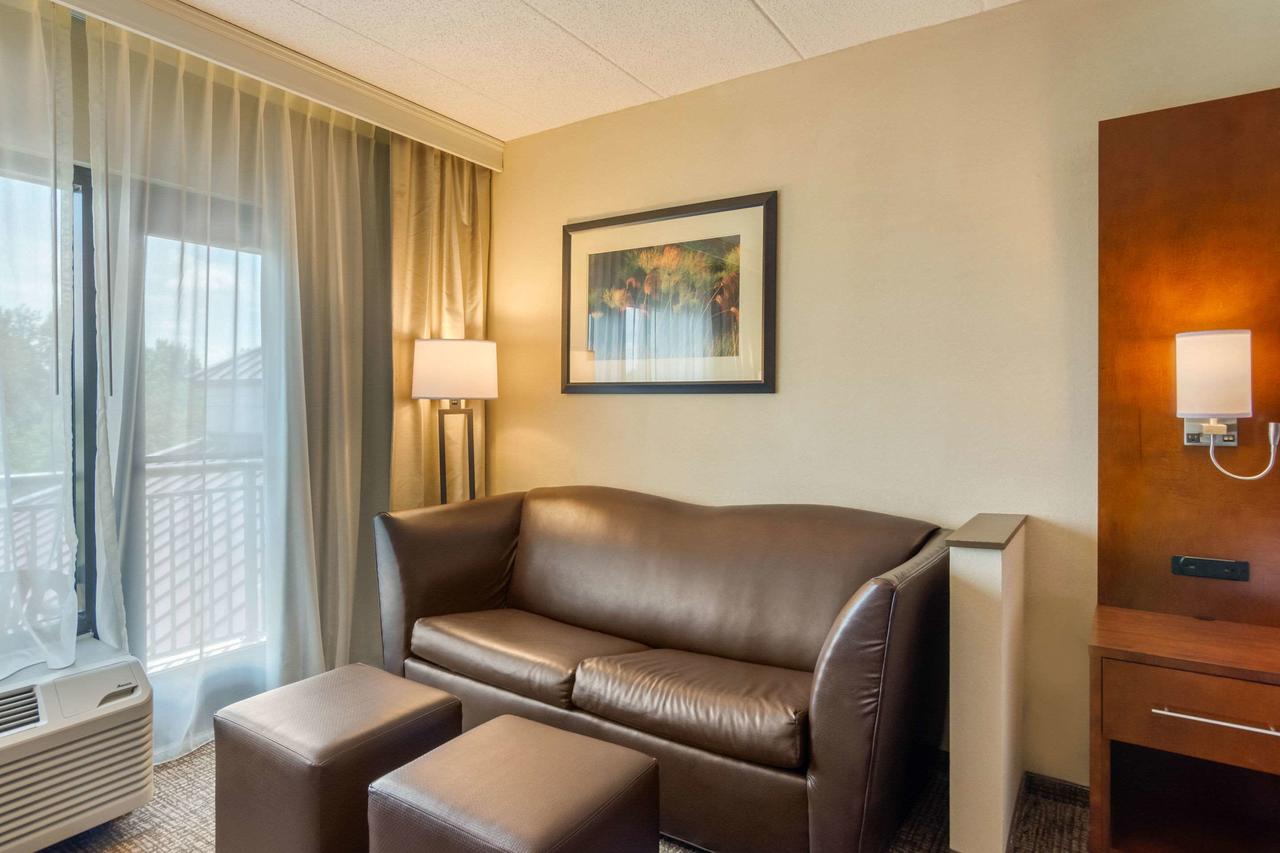 Comfort Suites Southpark - thumb 33