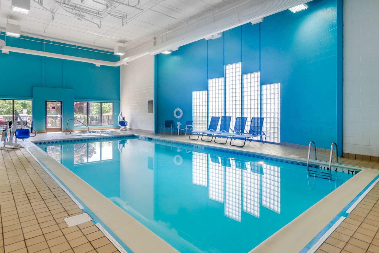 Comfort Suites Southpark - thumb 40