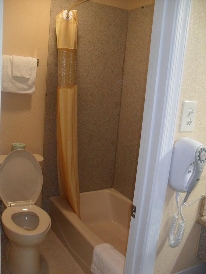 Newport News Inn - thumb 18