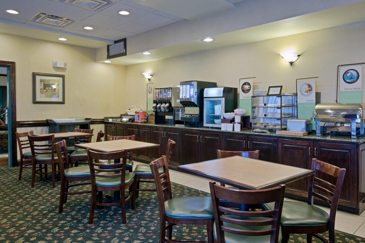 Country Inn & Suites By Radisson, Newport News South, VA - thumb 3
