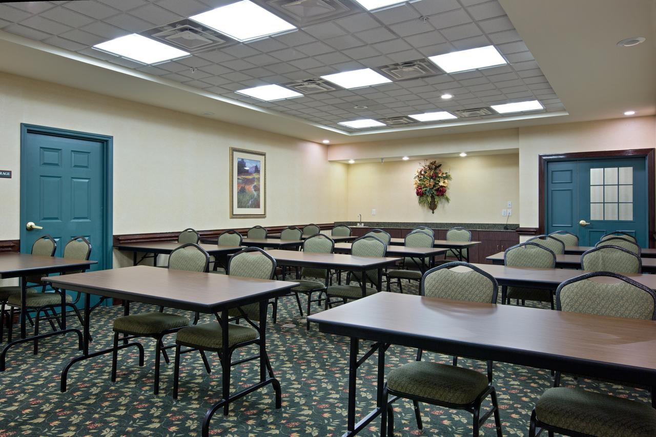 Country Inn & Suites By Radisson, Newport News South, VA - thumb 11