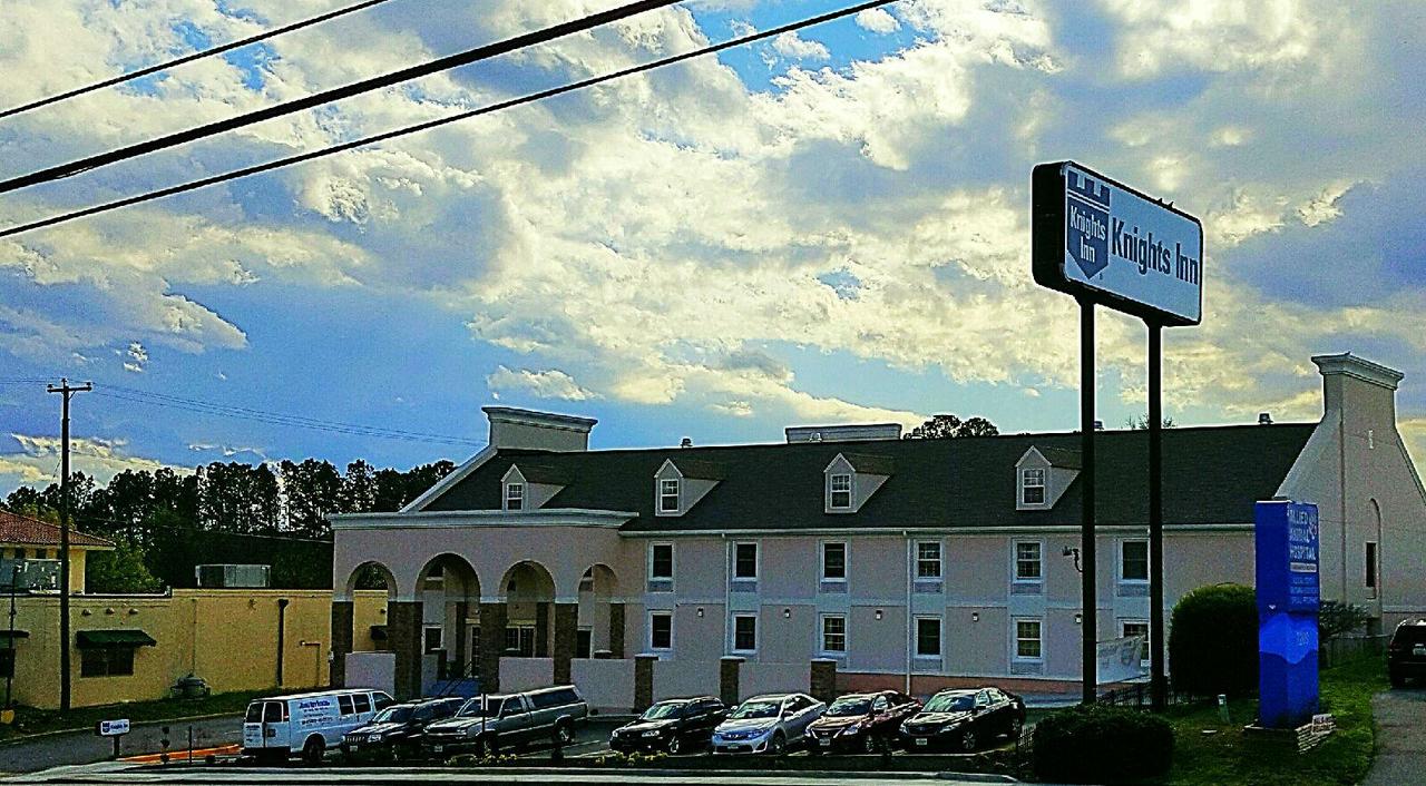 Knights Inn & Suites Near University Of Richmond - thumb 7