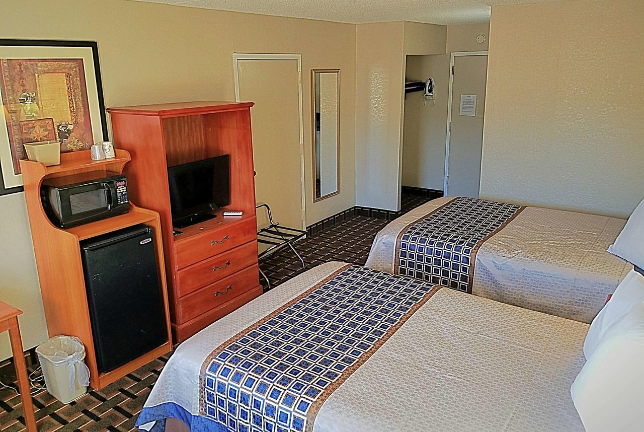 Knights Inn & Suites Near University Of Richmond - thumb 13