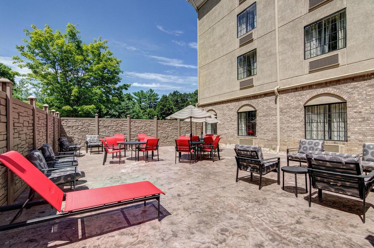 Hampton Inn Salem - thumb 4