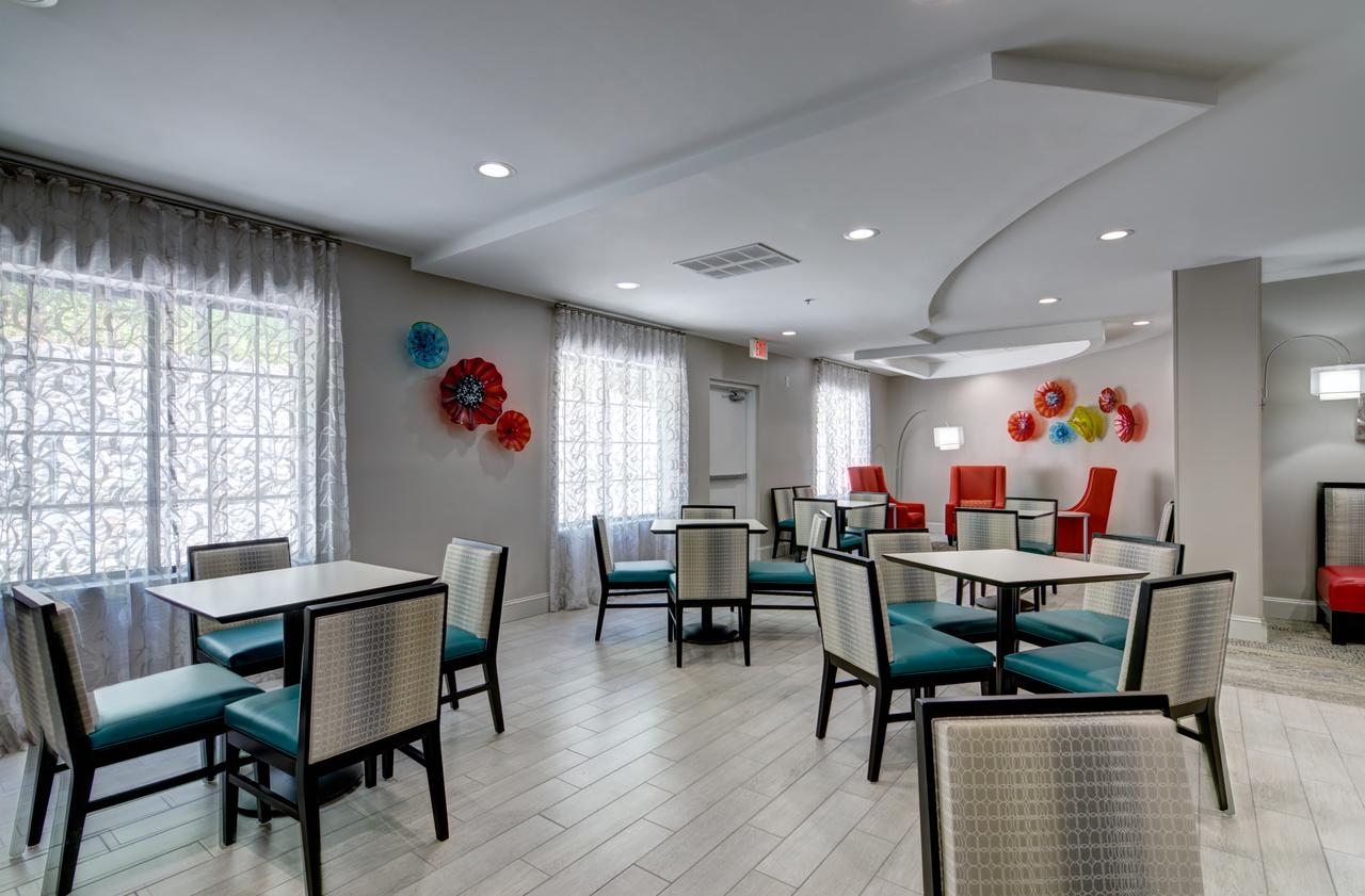 Hampton Inn Salem - thumb 24