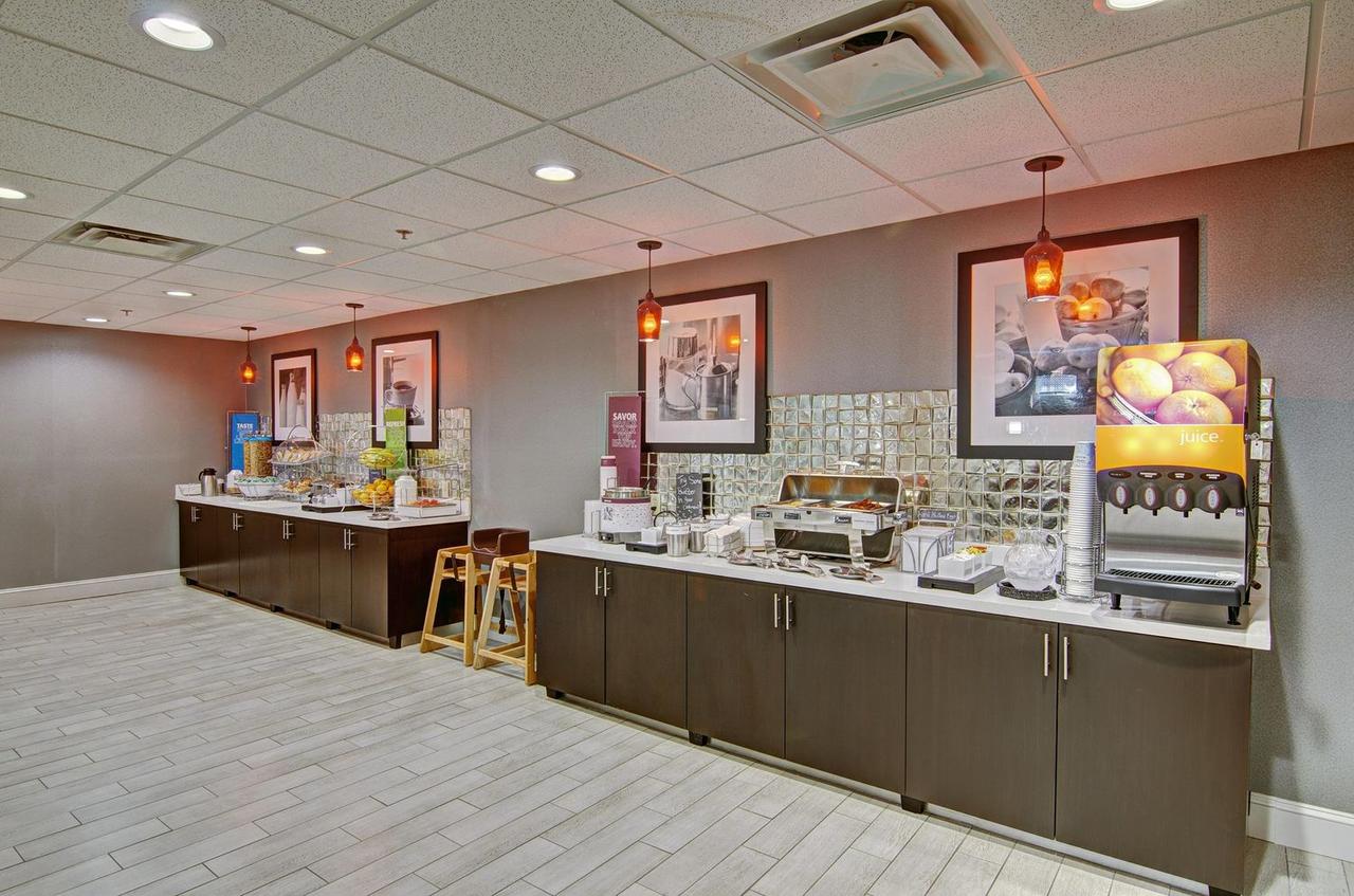 Hampton Inn Salem - thumb 20