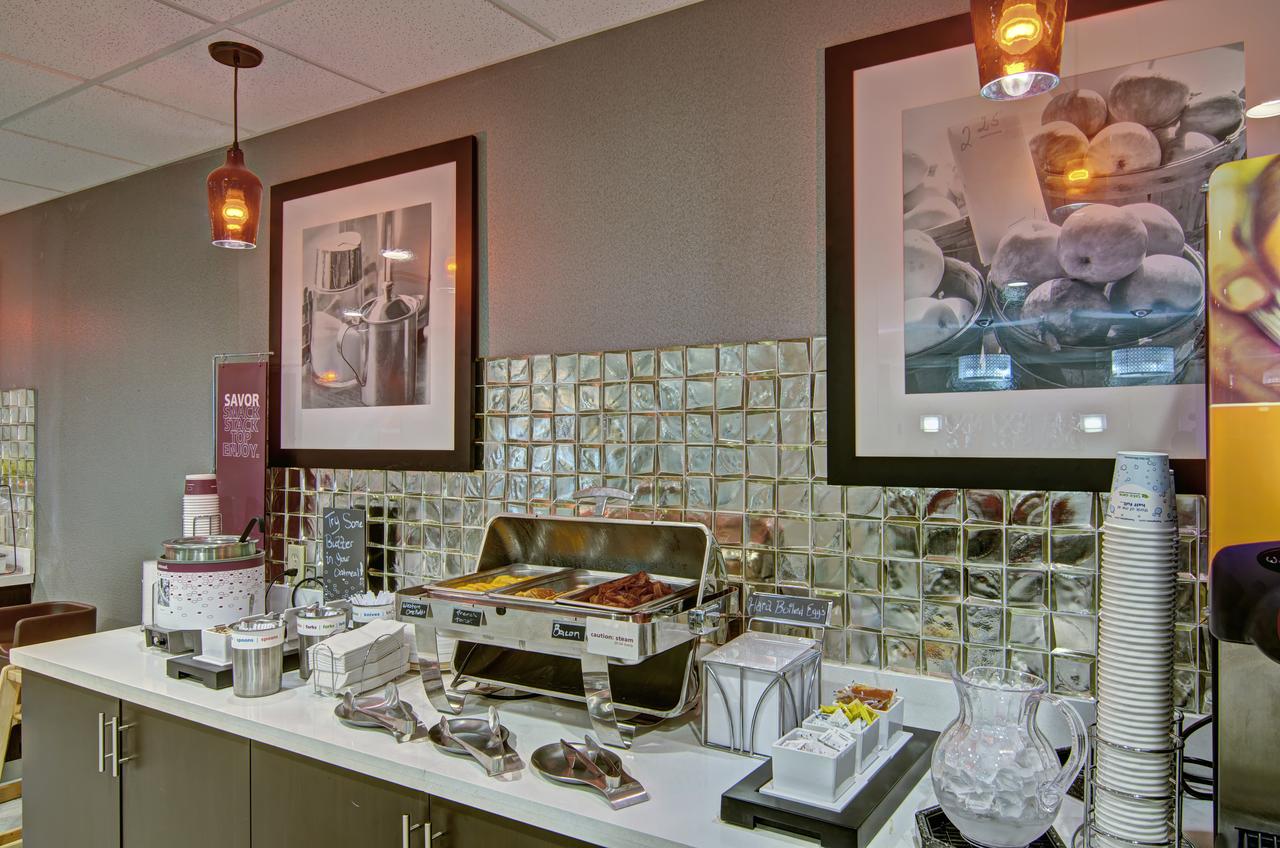 Hampton Inn Salem - thumb 27