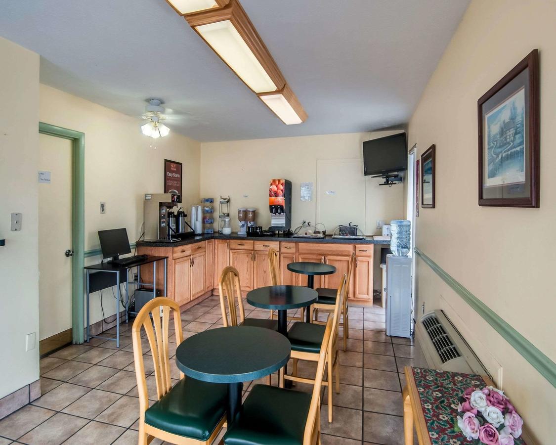 Econo Lodge East Staunton - thumb 5