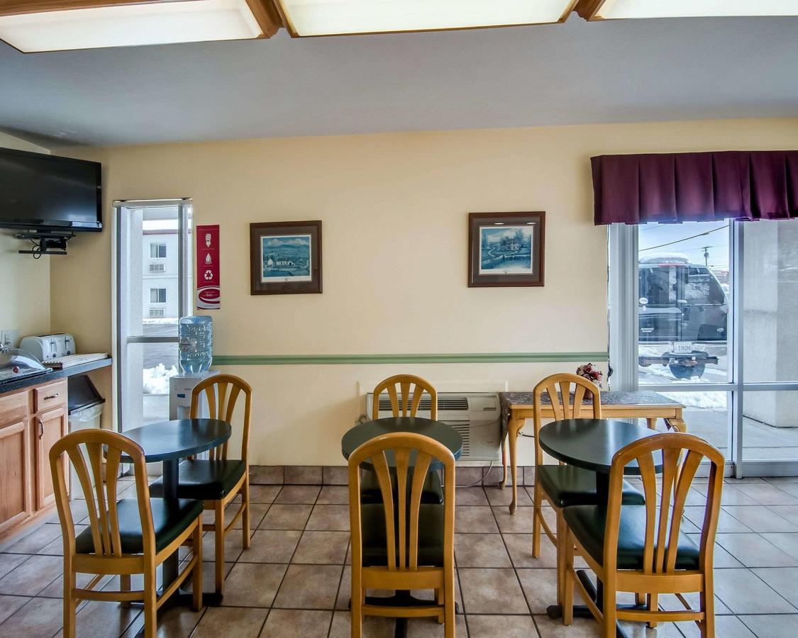 Econo Lodge East Staunton - thumb 4