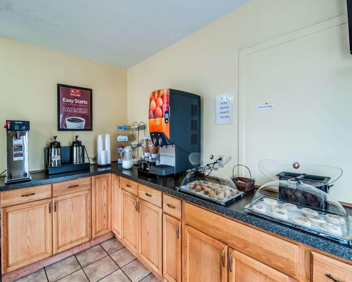 Econo Lodge East Staunton - thumb 9