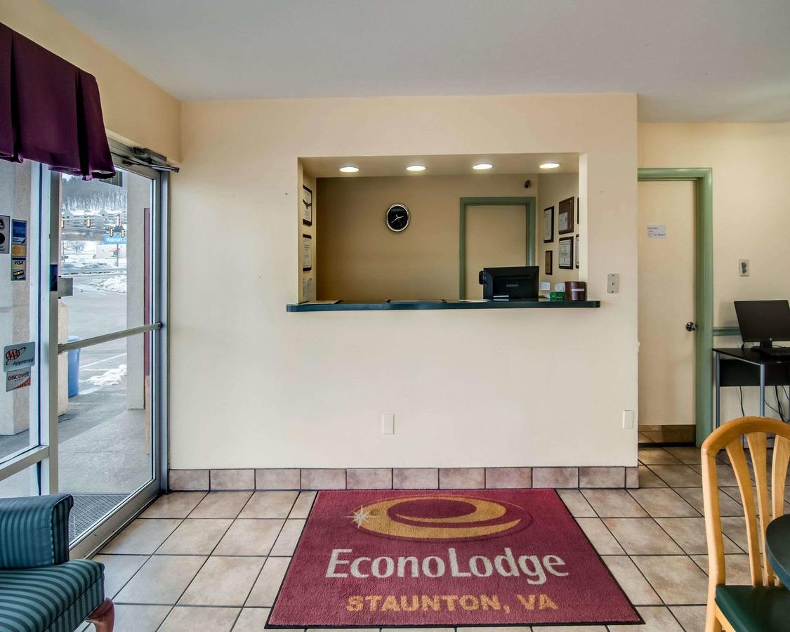 Econo Lodge East Staunton - thumb 7