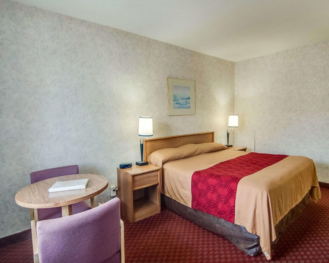 Econo Lodge East Staunton - thumb 13