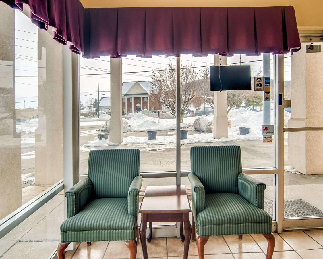 Econo Lodge East Staunton - thumb 3