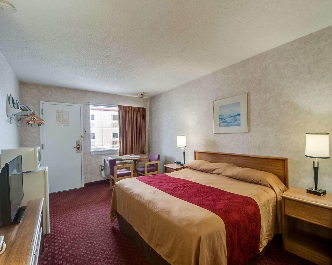 Econo Lodge East Staunton - thumb 6