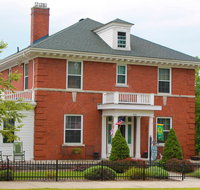 The Collins House Inn - Tourism House