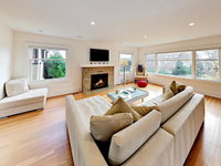 346 West Kinnear Place Home Tourism House