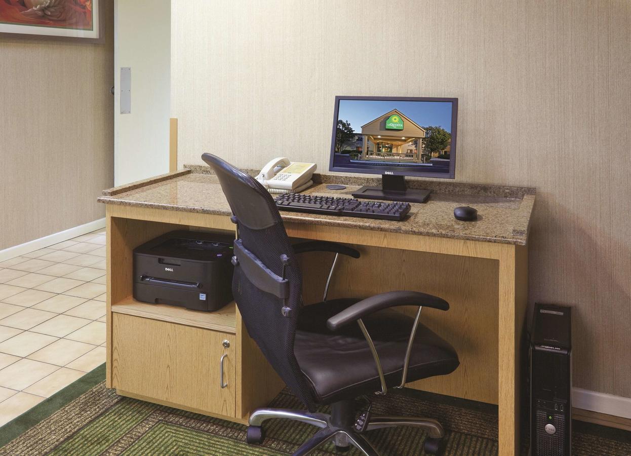 La Quinta Inn By Wyndham Sheboygan - thumb 2