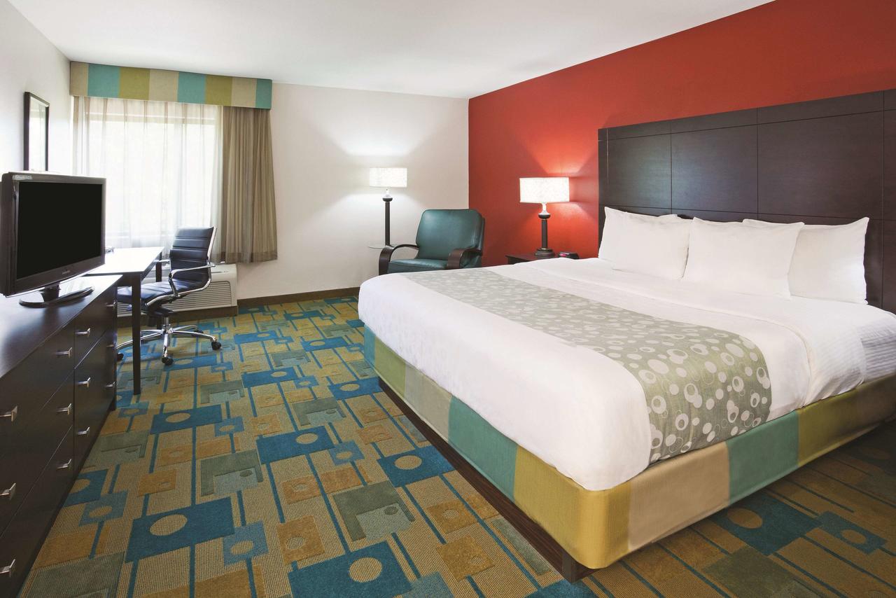 La Quinta Inn By Wyndham Sheboygan - thumb 19