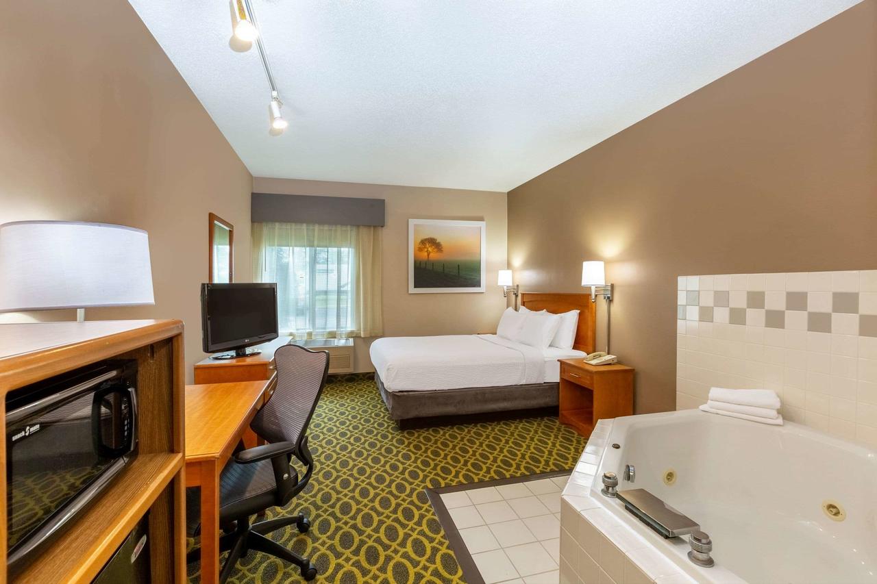 Days Inn & Suites By Wyndham Madison - thumb 3