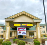 Super 8 by Wyndham Wisconsin Dells - Tourism House