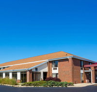 Super 8 by Wyndham Watertown WI - Tourism House