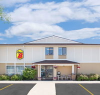 Super 8 by Wyndham Beaver Dam - Tourism House