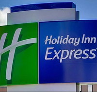 Holiday Inn Express  Suites - Milwaukee - Brookfield - Tourism House