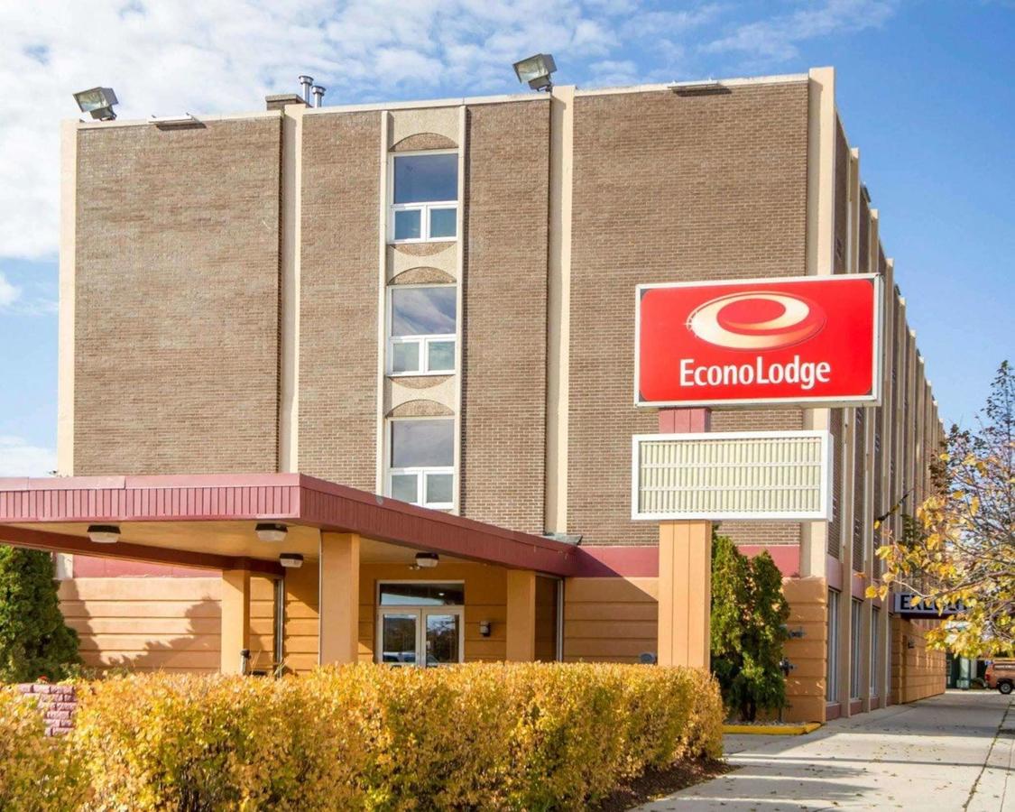 Econo Lodge Sheboygan - thumb 0