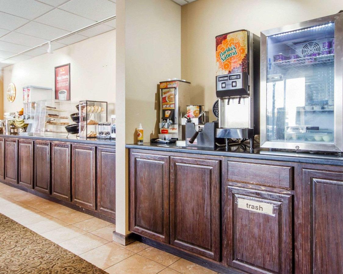 Econo Lodge Sheboygan - thumb 17