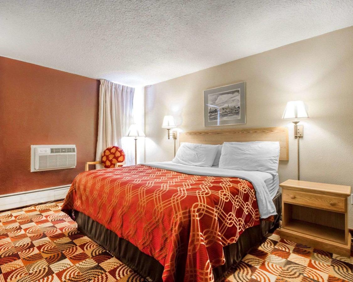 Econo Lodge Sheboygan - thumb 27