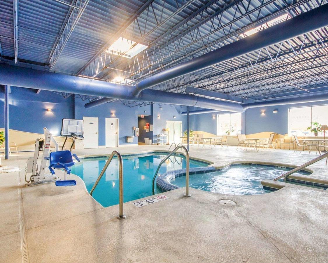 Econo Lodge Sheboygan - thumb 5