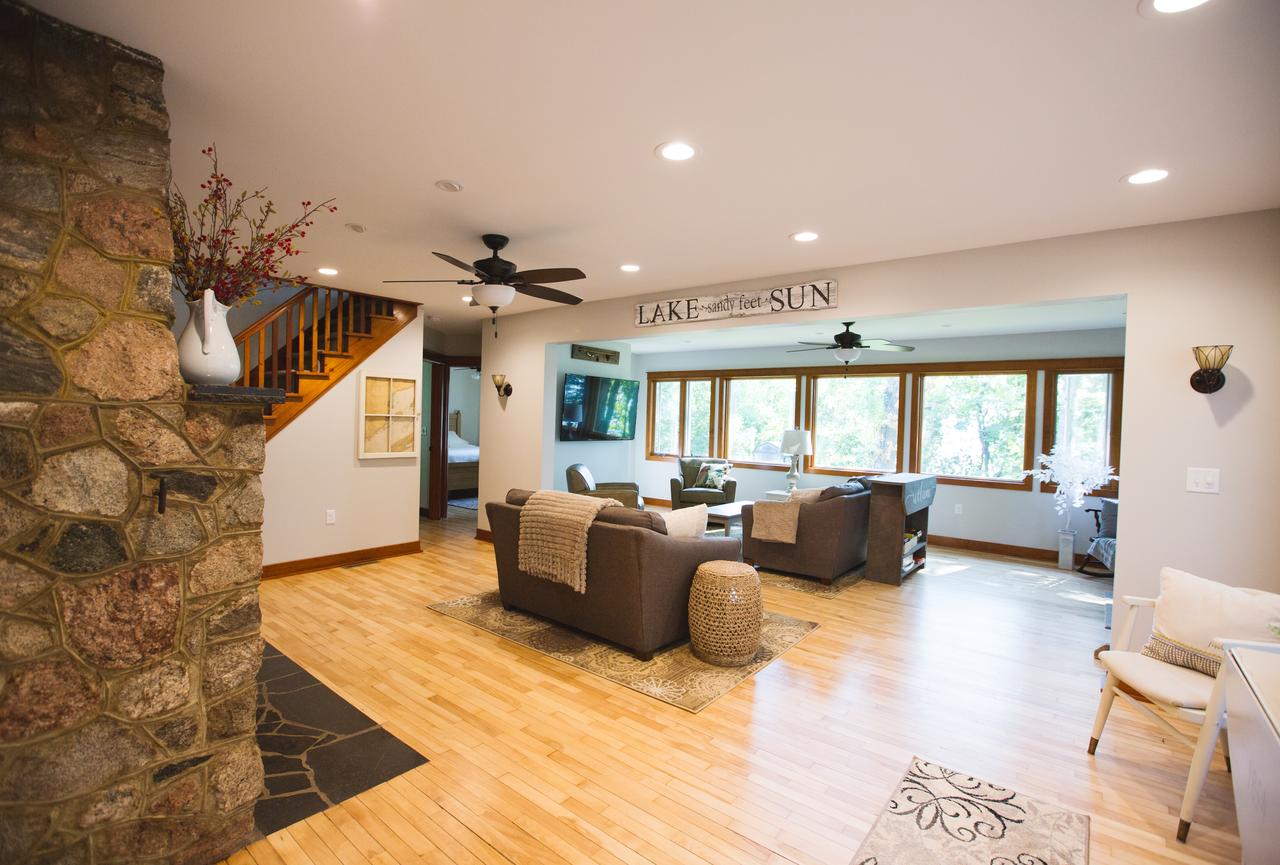 Mission Springs Lake House - thumb 3