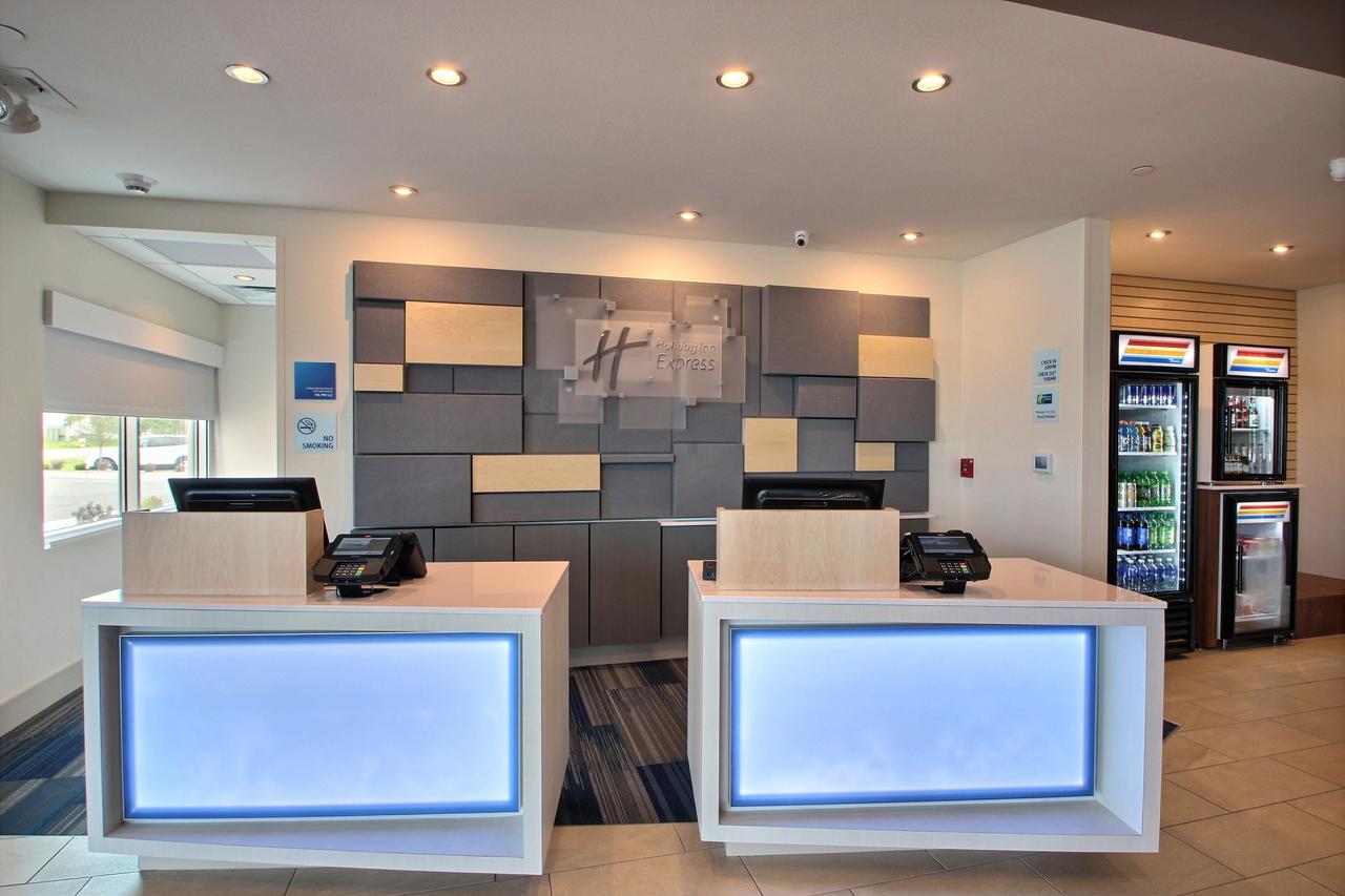 Holiday Inn Express & Suites Fond Du Lac - thumb 32