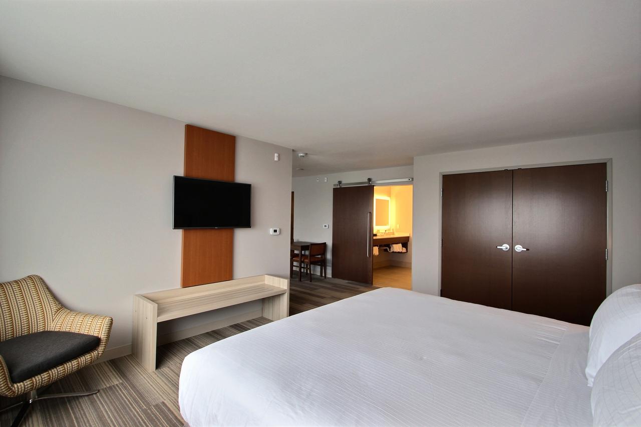 Holiday Inn Express & Suites Fond Du Lac - thumb 20
