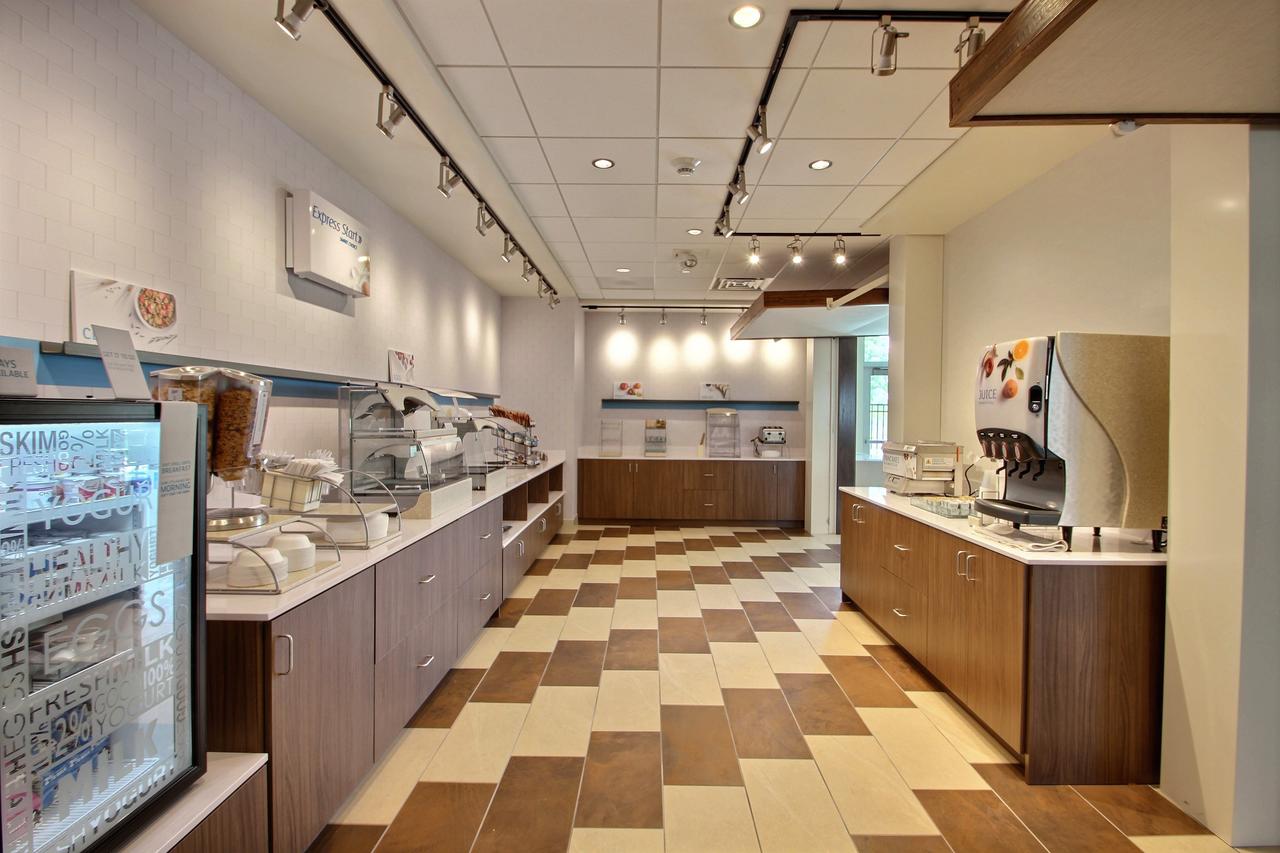 Holiday Inn Express & Suites Fond Du Lac - thumb 26