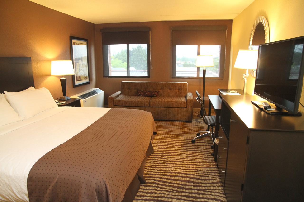 Holiday Inn Manitowoc - thumb 5