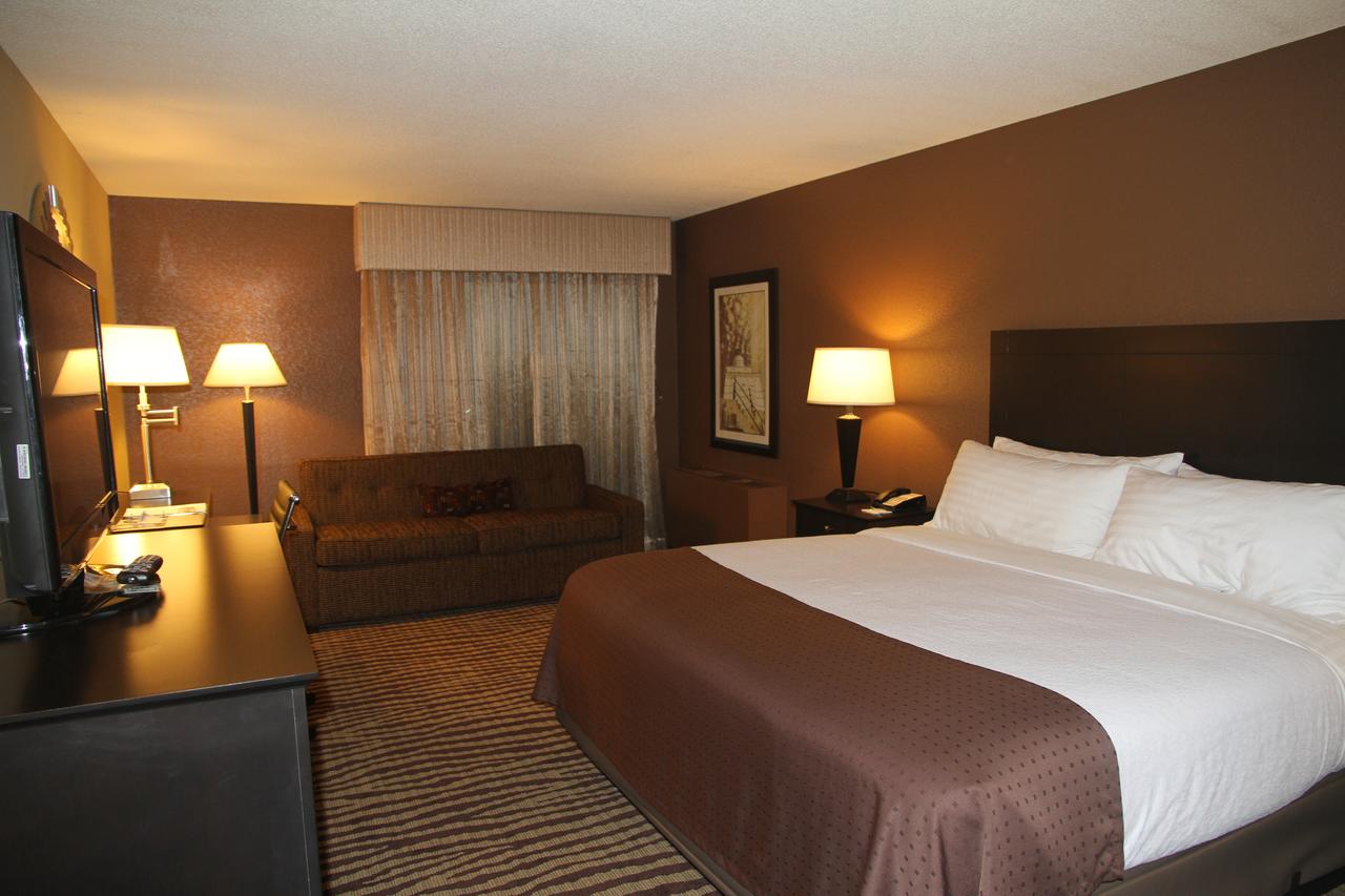 Holiday Inn Manitowoc - thumb 40