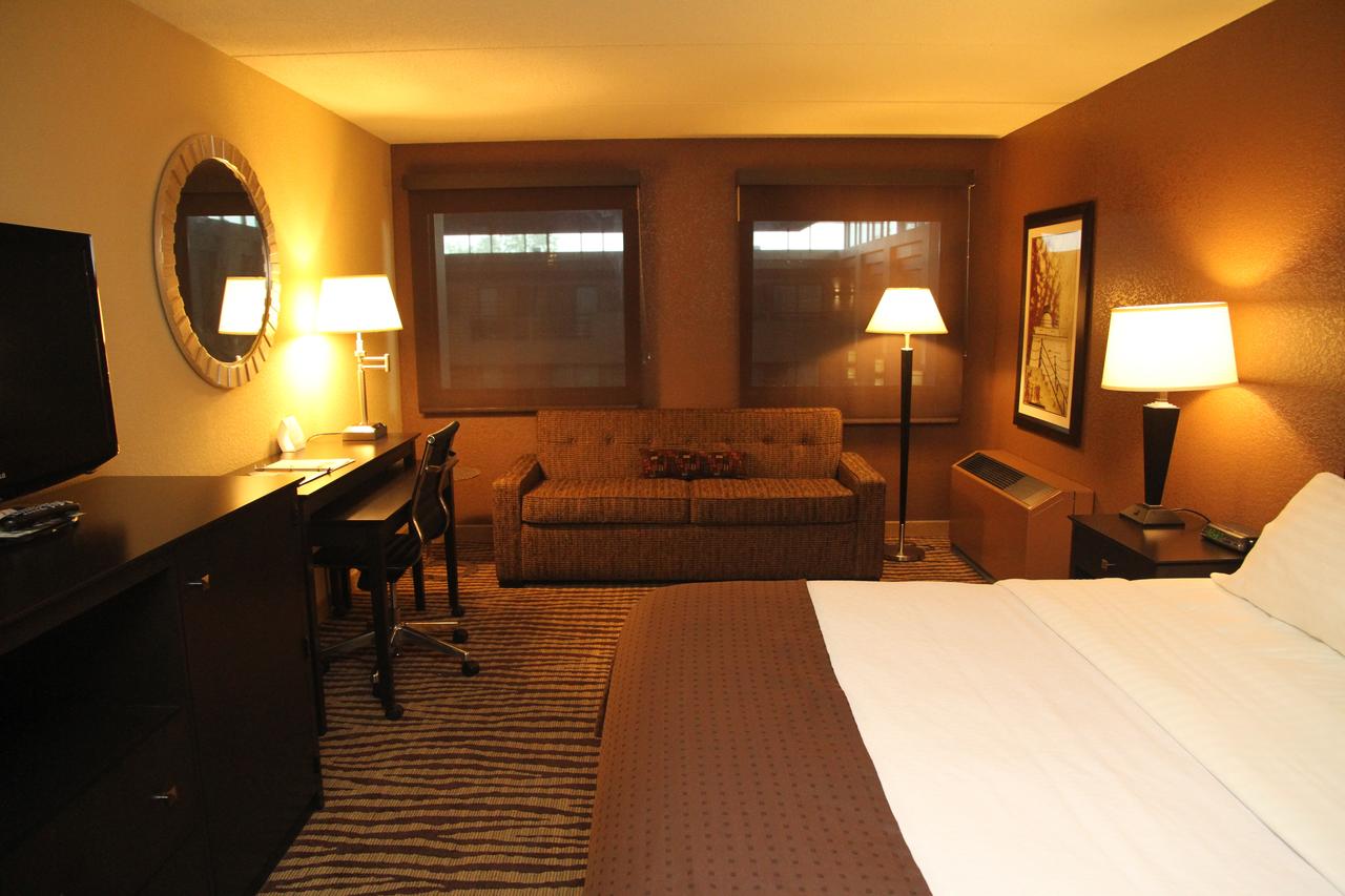 Holiday Inn Manitowoc - thumb 6