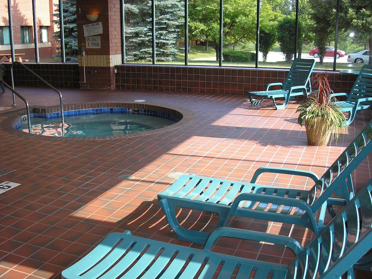 Holiday Inn Manitowoc - thumb 9