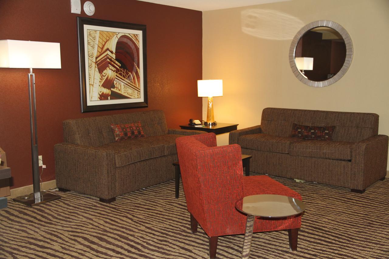 Holiday Inn Manitowoc - thumb 32