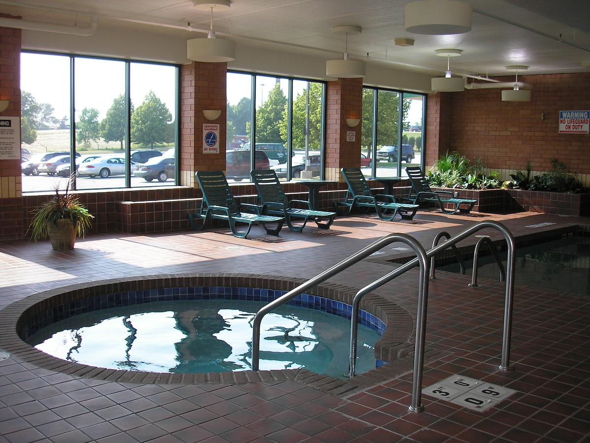 Holiday Inn Manitowoc - thumb 10