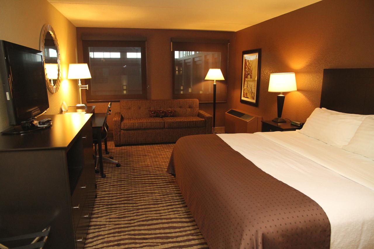 Holiday Inn Manitowoc - thumb 42
