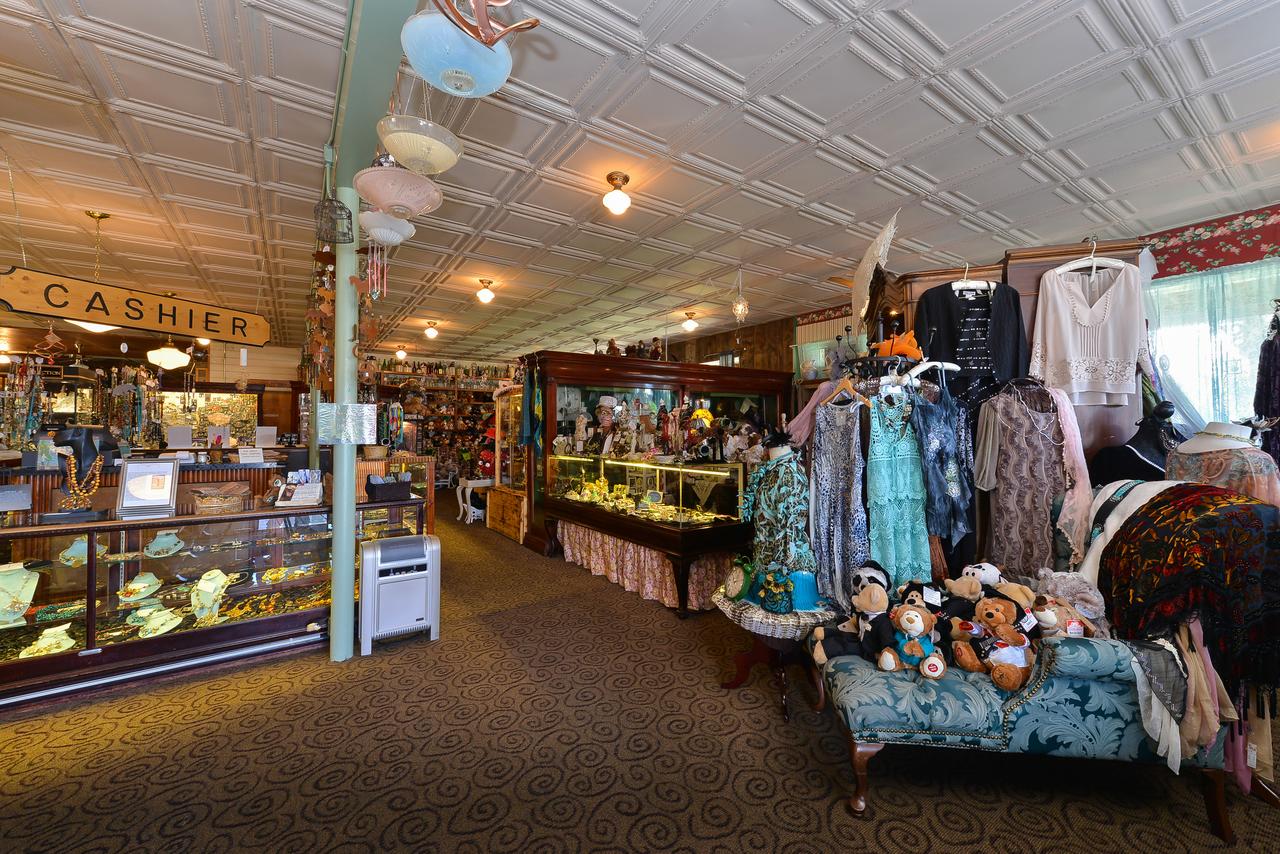 Buffalo Bill Cabin Village - thumb 24