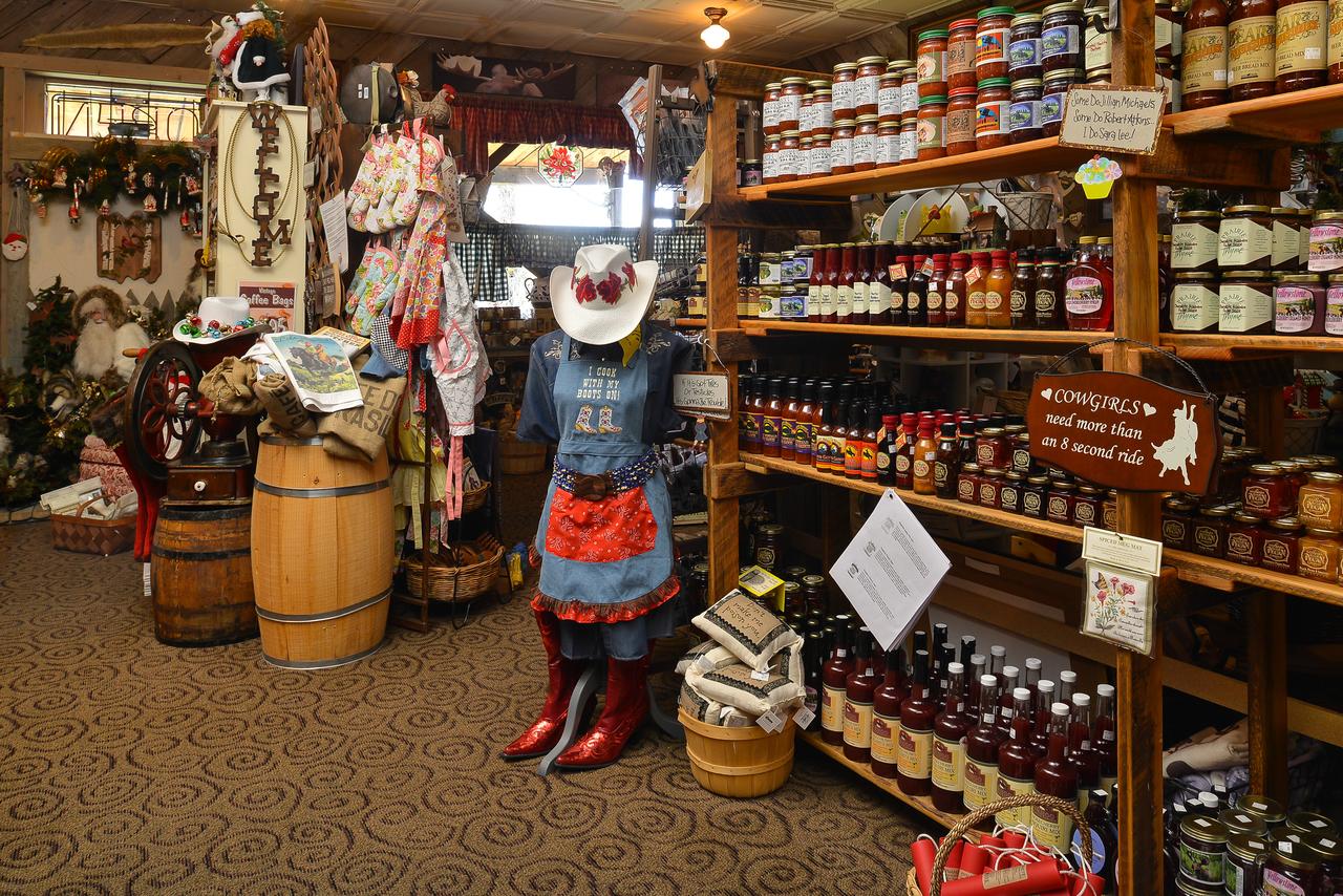Buffalo Bill Cabin Village - thumb 27