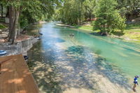 Booking New-braunfels Tourism House