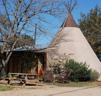 7 White Buffalo - Tipis on the Guadalupe - Tourism House