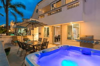 734 - Mission Beach Delight II Three-Bedroom Apartment Tourism House