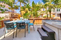 819 - Bay Breeze Tourism House