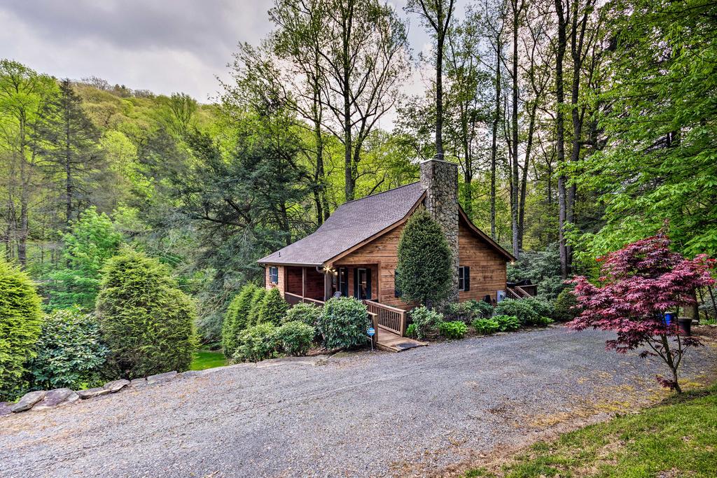 'Gathering Place Cabin' With Hot Tub & Fishing Pond! - thumb 0
