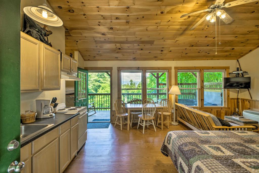 'Gone Hiking' Bryson City Cabin With Hot Tub & Grill - thumb 3